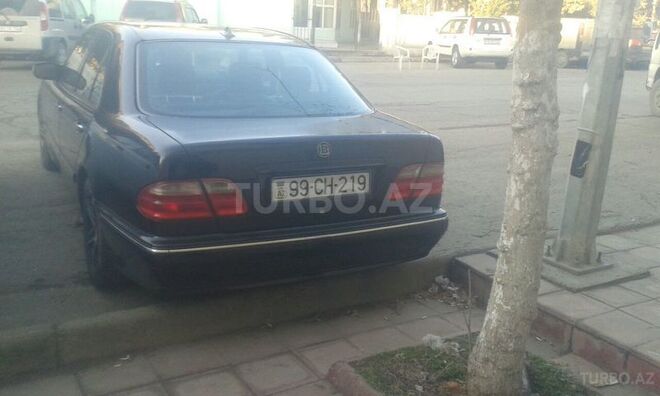 Mercedes E 240 2000, 216,322 km - 2.4 l - Bakı