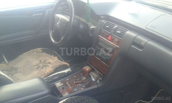 Mercedes E 240 2000, 216,322 km - 2.4 l - Bakı
