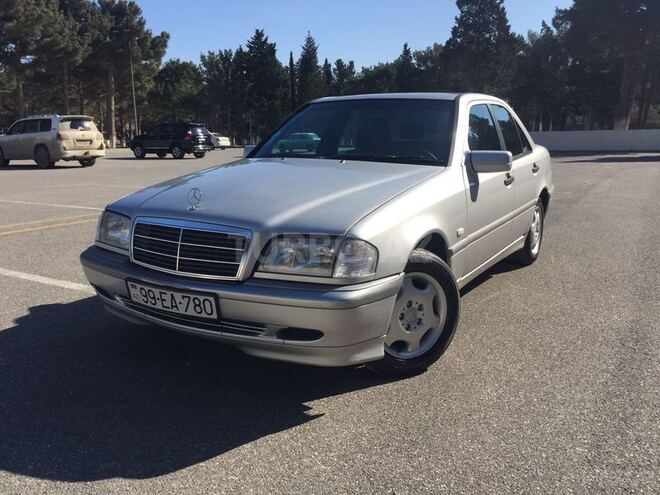 Mercedes C 200 2000, 108,880 km - 2.0 l - Sumqayıt