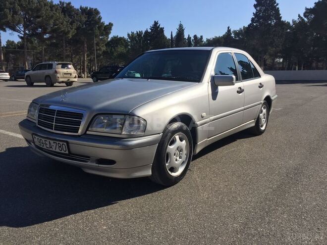 Mercedes C 200 2000, 108,880 km - 2.0 l - Sumqayıt