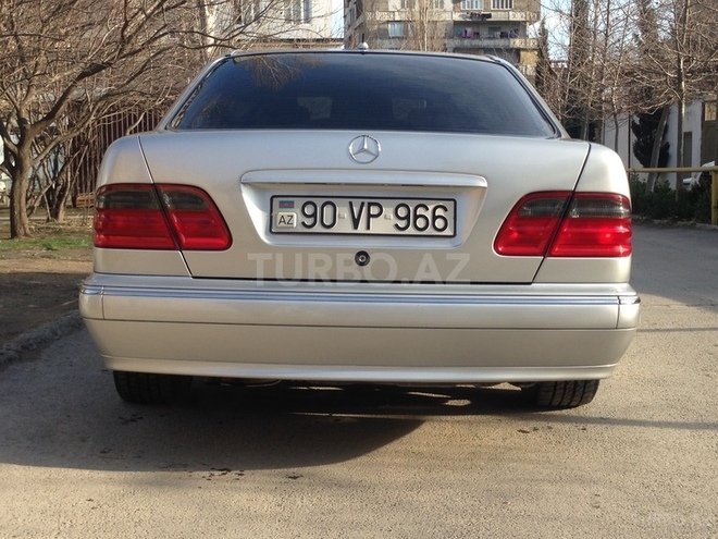 Mercedes E 200 2001, 189,000 km - 2.0 л - Bakı