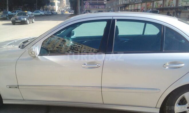 Mercedes E 270 2005, 260,000 km - 2.7 л - Bakı