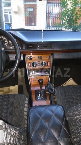 Mercedes E 220 1994, 306,954 km - 2.2 л - Bakı
