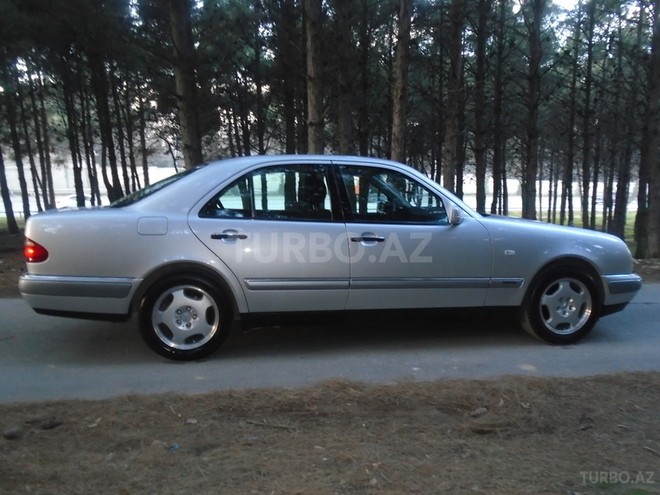 Mercedes E 240 1998, 233,000 km - 2.4 л - Bakı