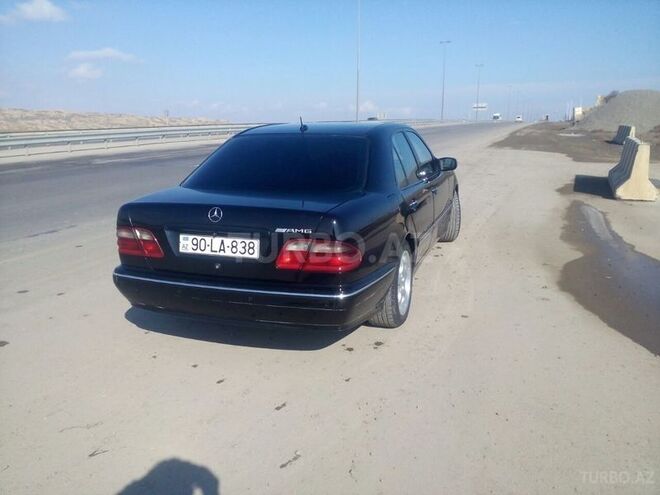 Mercedes E 220 2001, 280,000 km - 2.2 l - Bakı