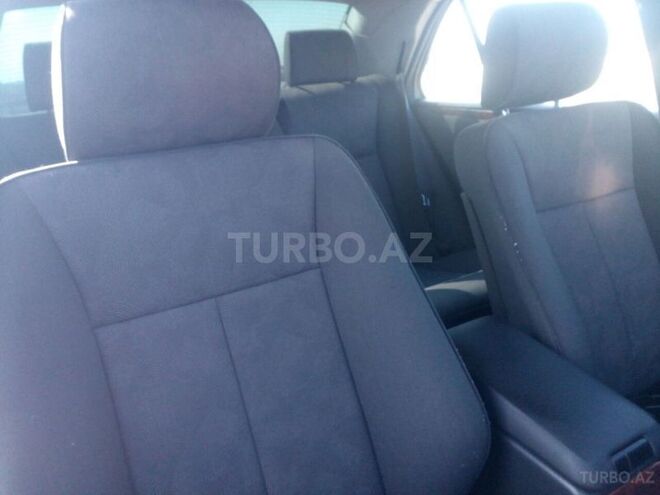 Mercedes E 220 2001, 280,000 km - 2.2 l - Bakı