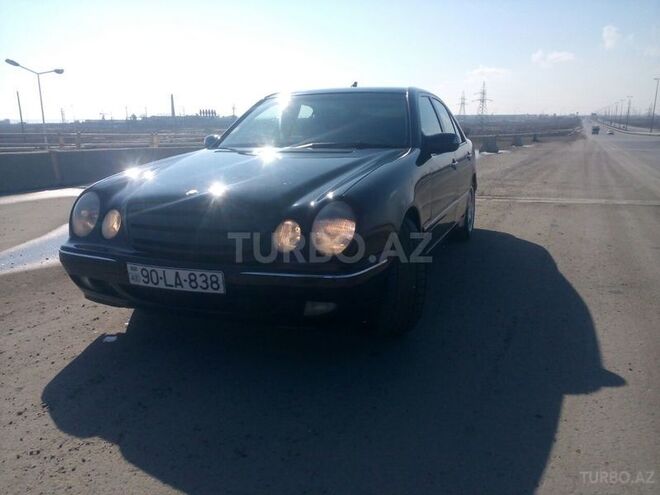 Mercedes E 220 2001, 280,000 km - 2.2 l - Bakı
