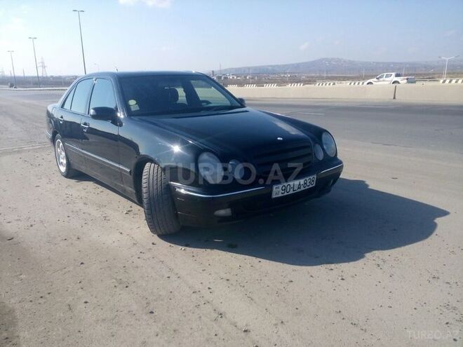 Mercedes E 220 2001, 280,000 km - 2.2 l - Bakı