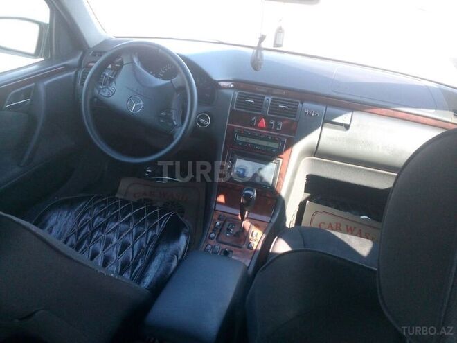 Mercedes E 220 2001, 280,000 km - 2.2 l - Bakı