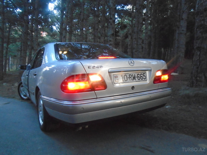 Mercedes E 240 1998, 233,000 km - 2.4 л - Bakı