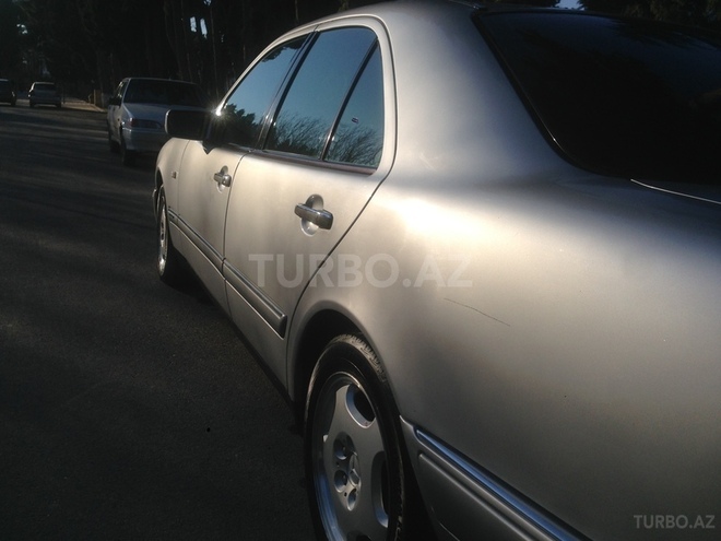 Mercedes E 240 1998, 233,000 km - 2.4 л - Bakı