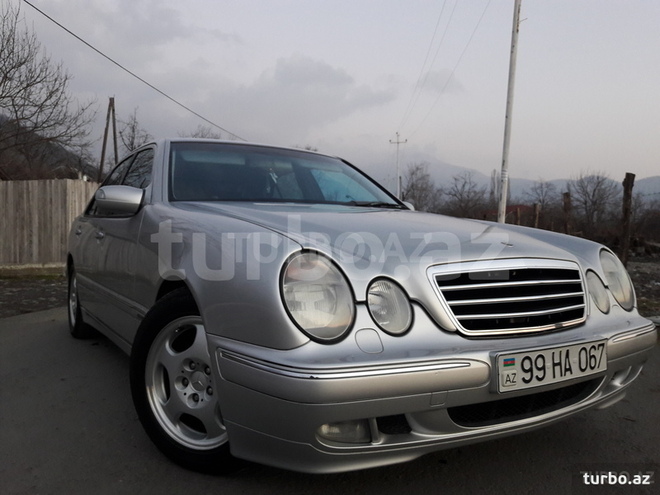 Mercedes E 320 2000, 172,000 km - 3.2 l - Zaqatala
