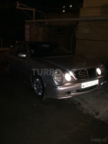 Mercedes E 220 2001, 2,001 km - 2.2 л - Bakı