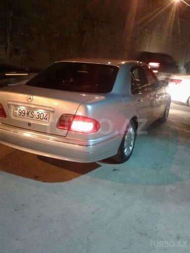 Mercedes E 220 2001, 2,001 km - 2.2 л - Bakı