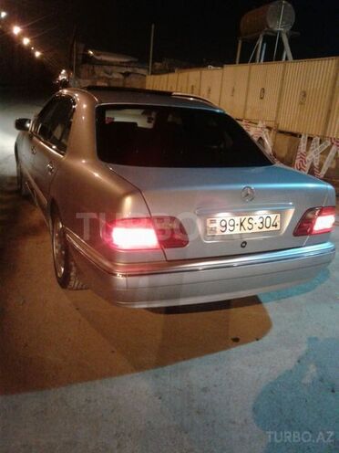 Mercedes E 220 2001, 2,001 km - 2.2 л - Bakı
