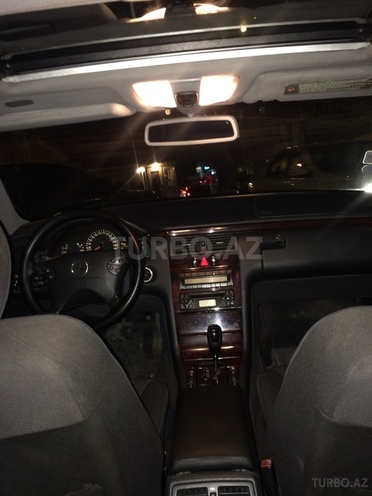 Mercedes E 220 2001, 2,001 km - 2.2 л - Bakı