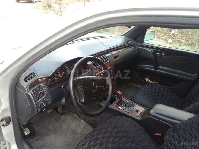Mercedes E 230 1996, 315,368 km - 2.3 l - Sumqayıt