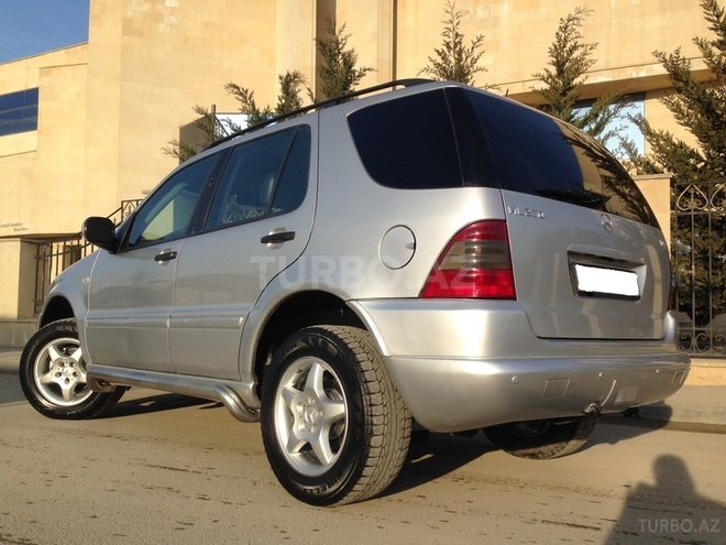 Mercedes ML 270 2001, 163,100 km - 2.7 l - Bakı