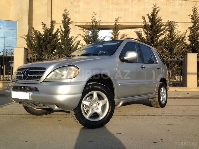 Mercedes ML 270 2001, 163,100 km - 2.7 l - Bakı
