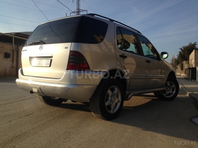 Mercedes ML 270 2001, 163,100 km - 2.7 l - Bakı
