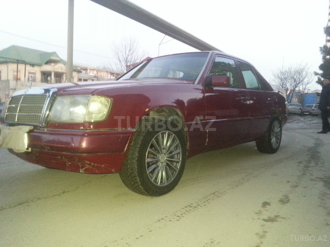 Mercedes E 200 1993, 325,000 km - 2.0 l - Bakı