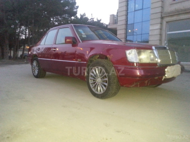 Mercedes E 200 1993, 325,000 km - 2.0 l - Bakı