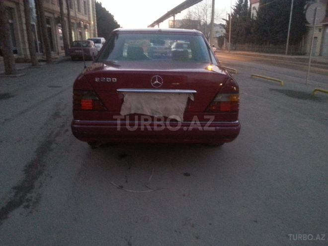 Mercedes E 200 1993, 325,000 km - 2.0 l - Bakı