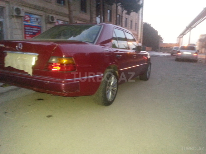 Mercedes E 200 1993, 325,000 km - 2.0 l - Bakı