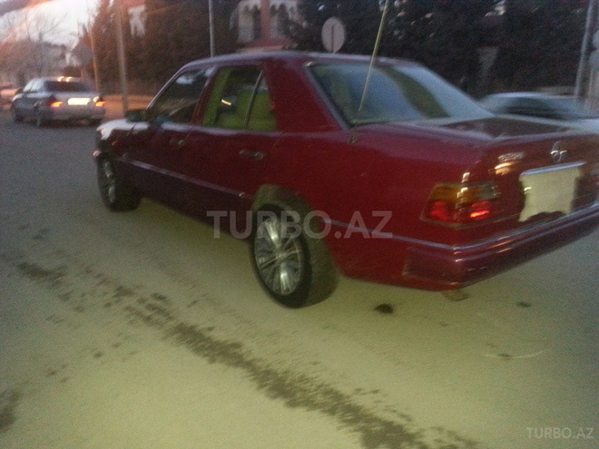 Mercedes E 200 1993, 325,000 km - 2.0 l - Bakı
