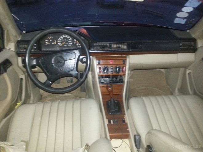 Mercedes E 200 1993, 325,000 km - 2.0 l - Bakı