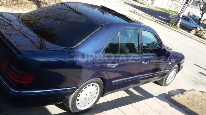 Mercedes E 230 1996, 312,000 km - 2.3 l - Sumqayıt