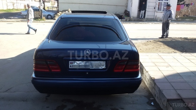Mercedes E 230 1996, 312,000 km - 2.3 l - Sumqayıt