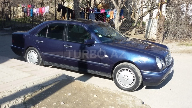 Mercedes E 230 1996, 312,000 km - 2.3 l - Sumqayıt