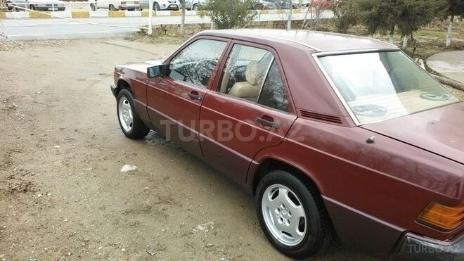 Mercedes E 200 1992, 150,000 km - 2.0 l - Bakı