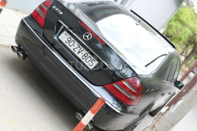 Mercedes E 270 2002, 184,000 km - 0.3 l - Bakı