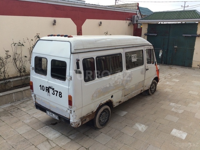 Mercedes 208 D 1994, 120,000 km - 2.3 l - Bakı