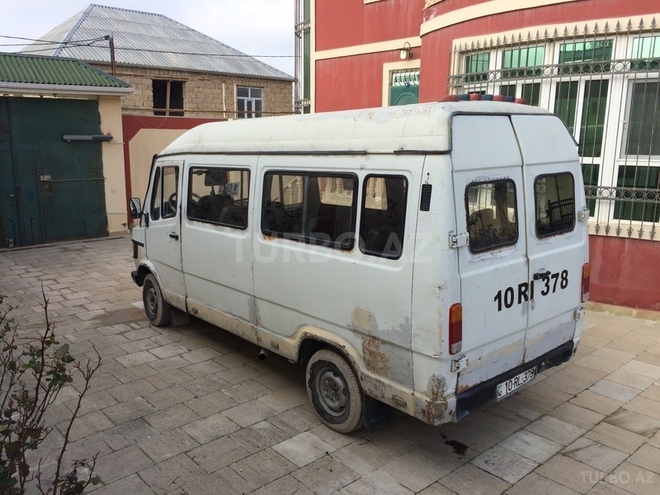 Mercedes 208 D 1994, 120,000 km - 2.3 l - Bakı