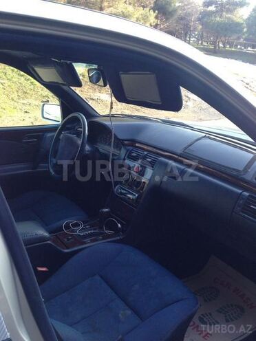Mercedes E 230 1995, 405,000 km - 2.3 l - Bakı