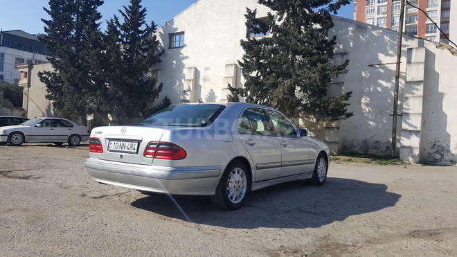 Mercedes E 280 2001, 289,000 km - 2.8 л - Bakı