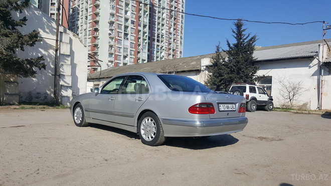 Mercedes E 280 2001, 289,000 km - 2.8 л - Bakı