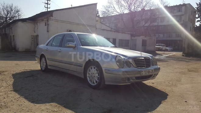 Mercedes E 280 2001, 289,000 km - 2.8 л - Bakı