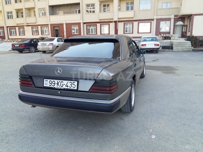 Mercedes E 200 1991, 369,500 km - 2.0 l - Bakı