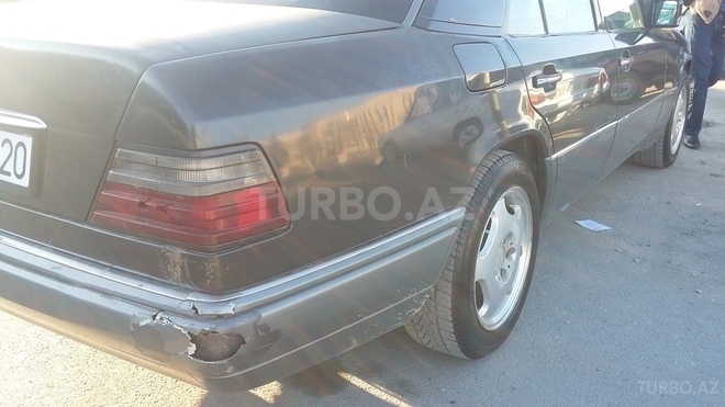 Mercedes E 220 1994, 456,800 km - 2.2 л - Göyçay