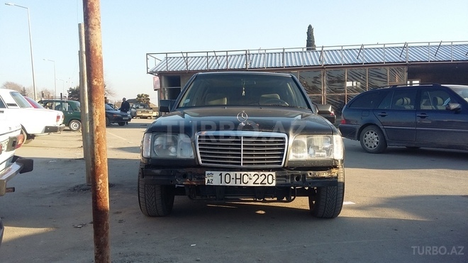 Mercedes E 220 1994, 456,800 km - 2.2 л - Göyçay