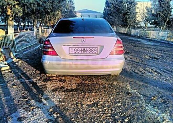 Mercedes E 220 2006, 270,000 km - 0.2 l - Saatlı