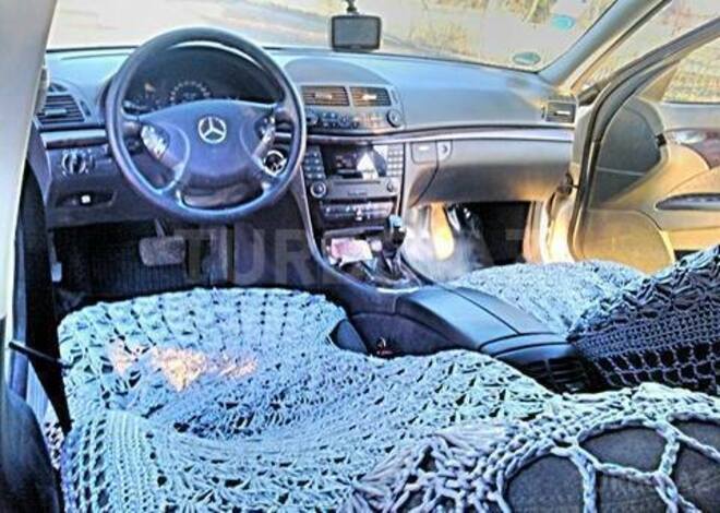 Mercedes E 220 2006, 270,000 km - 0.2 l - Saatlı