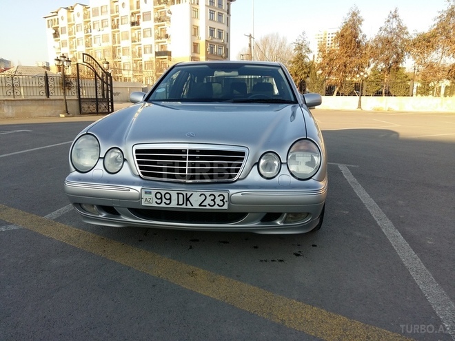 Mercedes E 220 1999, 296,000 km - 2.2 l - Bakı