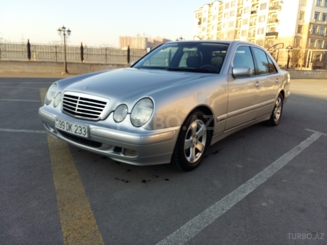 Mercedes E 220 1999, 296,000 km - 2.2 l - Bakı