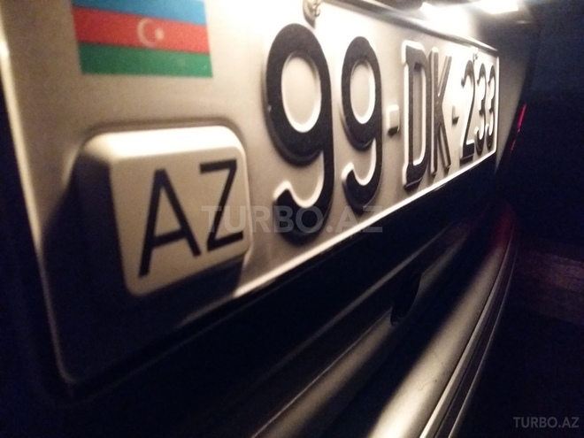 Mercedes E 220 1999, 296,000 km - 2.2 l - Bakı