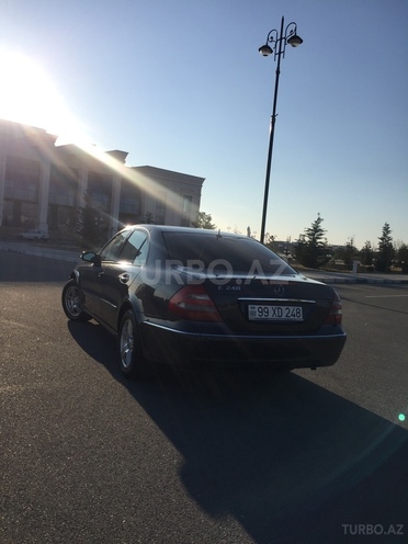 Mercedes E 240 2004, 182,000 km - 2.6 л - Ağdaş